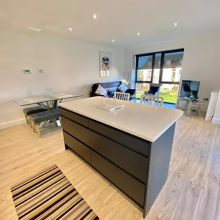 Coastal Gem 10 Mins From Dublin Airport *