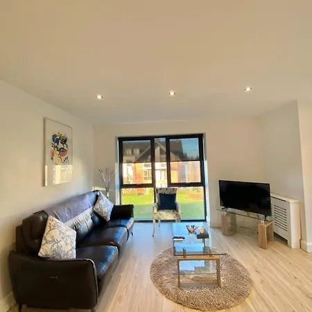 Coastal Gem 10 Mins From Dublin Airport Apartman