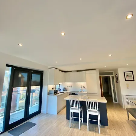 Coastal Gem 10 Mins From Dublin Airport *