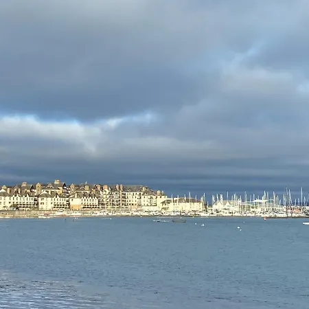 Apartment Coastal Gem 10 Mins From Dublin Airport