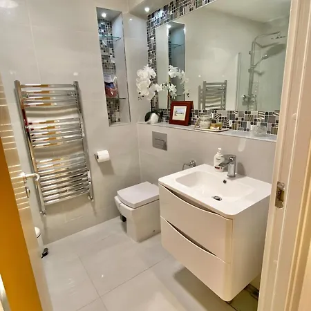 Coastal Gem 10 Mins From Dublin Airport *