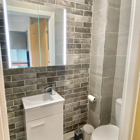 Coastal Gem 10 Mins From Dublin Airport Apartman *