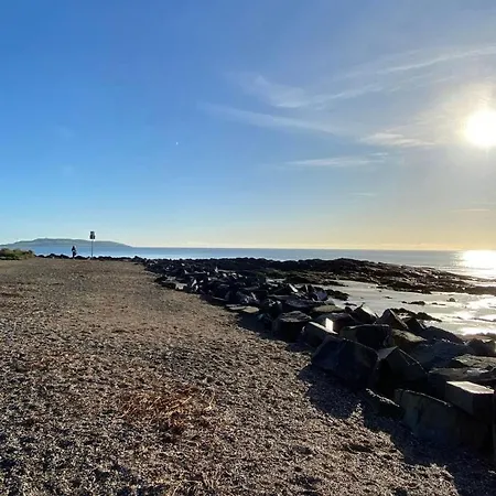 Apartment Coastal Gem 10 Mins From Dublin Airport *