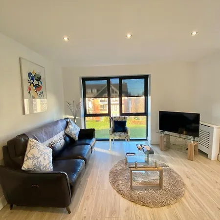 Apartment Coastal Gem 10 Mins From Dublin Airport *
