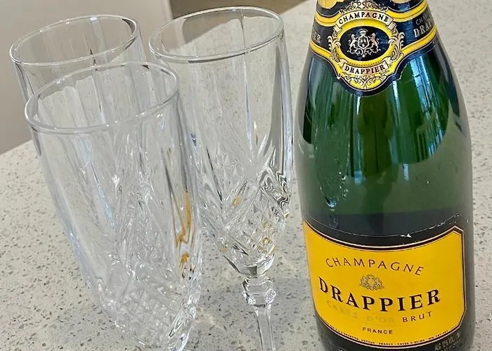 Coastal Gem 10 Mins From Dublin Airport Appartamento