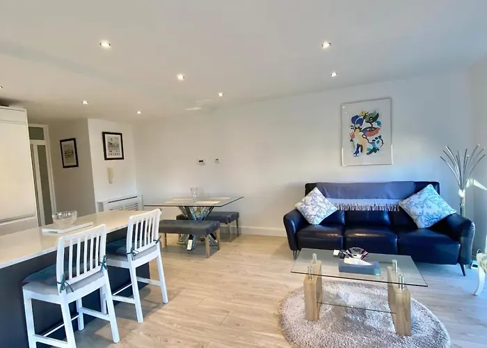 Lejlighed Coastal Gem 10 Mins From Dublin Airport *